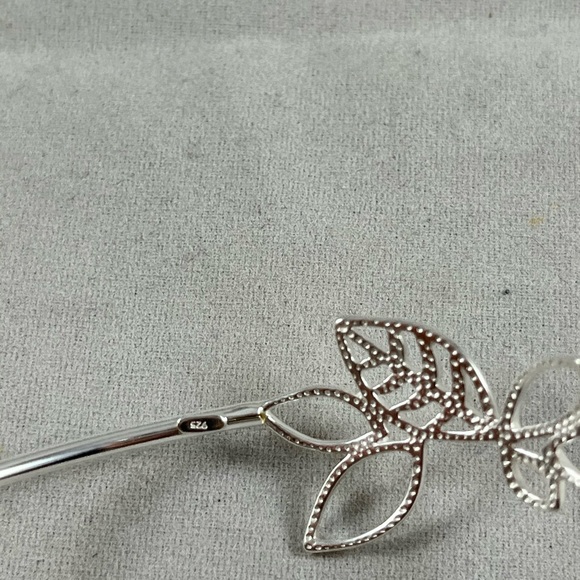 NEW Sterling silver bangle with leaf motif - Picture 5 of 7